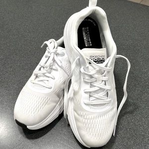 Skechers Go Run Elevate sneakers